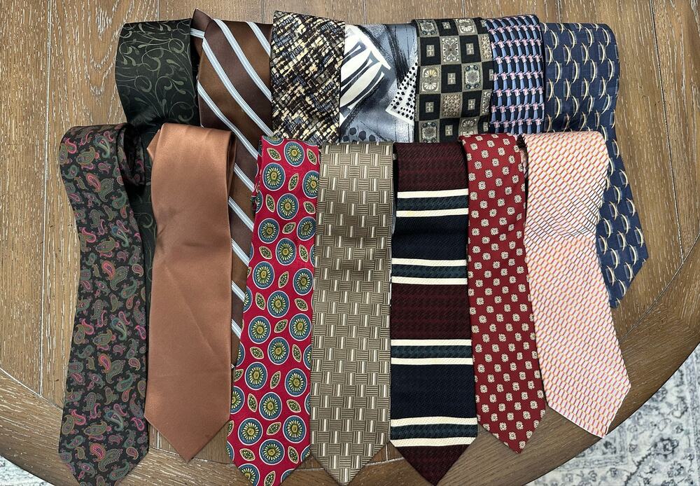 EUC LOT x 14 Asst. Colors/Prints & Designers Men's Neck Ties Great Starter Set!